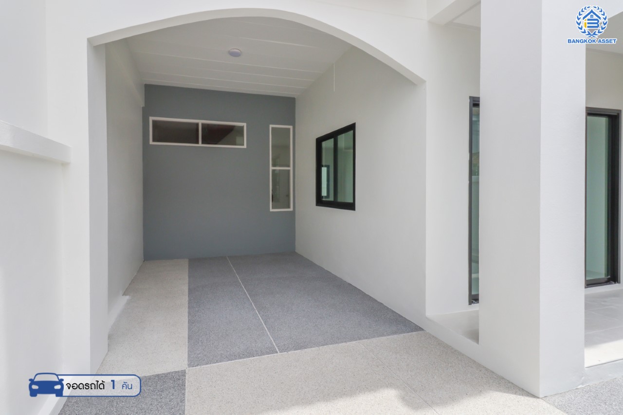 บ้านมือสองตกแต่งใหม่ ม.บัวทองธานีพาร์ค กาญจนาฯ-บางบัวทอง ทาวน์เฮ้าส์พร้อมเข้าอยู่ เนื้อที่ 19.5 ตร.ว. ฟังก์ชัน 3 ห้องนอน 2 ห้องน้ำ 1 ที่จอดรถ บนทำเลเดินทางสะดวก เข้า-ออกได้ทั้ง ถ.กาญจนาฯ และ ถ. บางกรวย-ไทรน้อย ใกล้ทางด่วน, เซ็นทรัลเวสต์เกต และรถไฟฟ้าสายสีม่วง "สถานีคลองบางไผ่"…